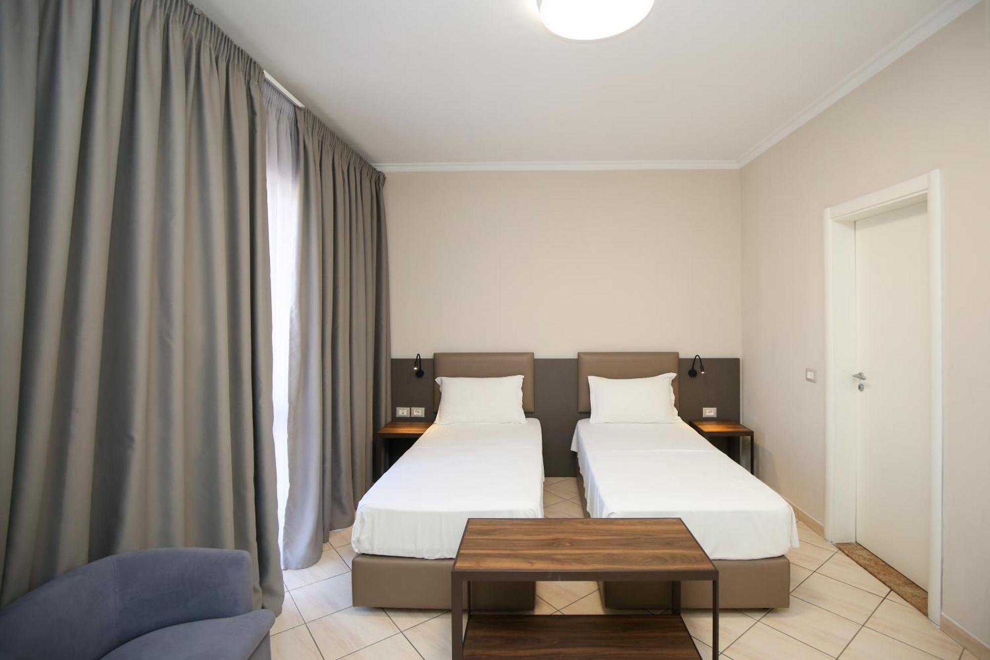 Regina Garden Vlore Exterior photo